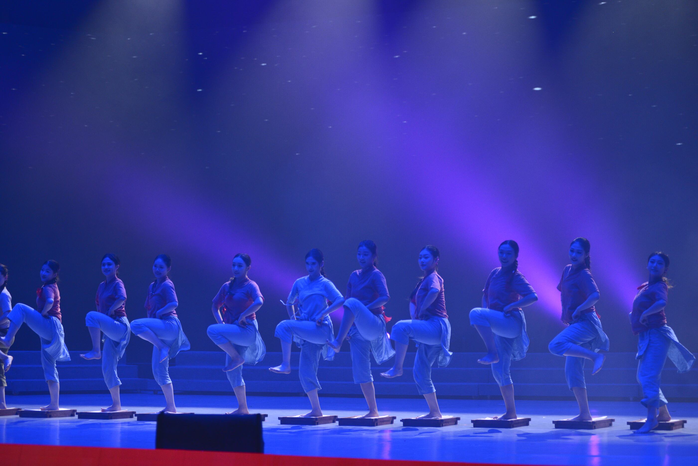 踩曲姑娘 (1)-tuya